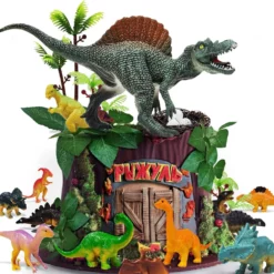 Decoratiune Tort Tematica Dinozauri cu Figurine Preistorice si Elemente Naturale